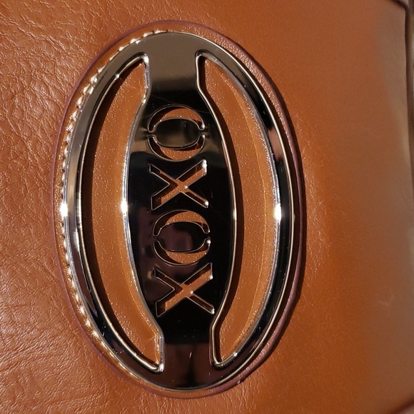 XOXO Brown Wristlet - Picture 5 of 11